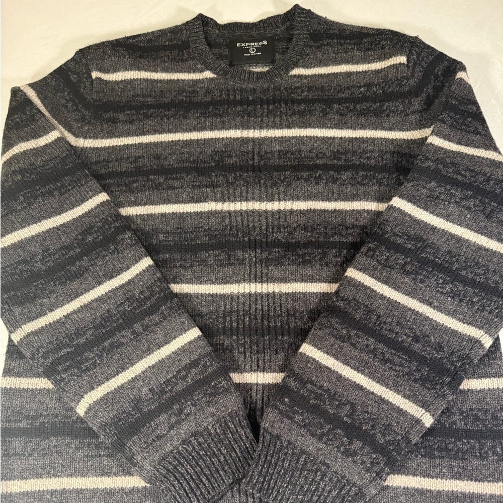 Express Men’s‎ Lambswool Gray Striped Crewneck Sweater Size L